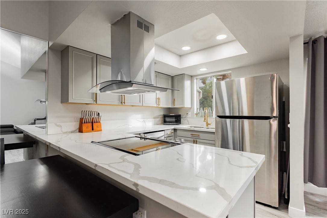 Las Vegas, NV 89121,2470 Old Forge LN #58