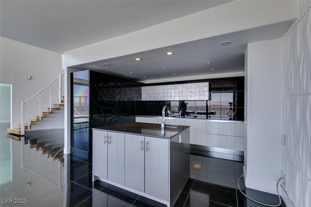 Las Vegas, NV 89109,3111 Bel Air DR #28D