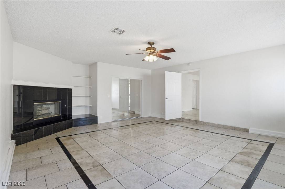 Las Vegas, NV 89146,5208 Mountain View DR