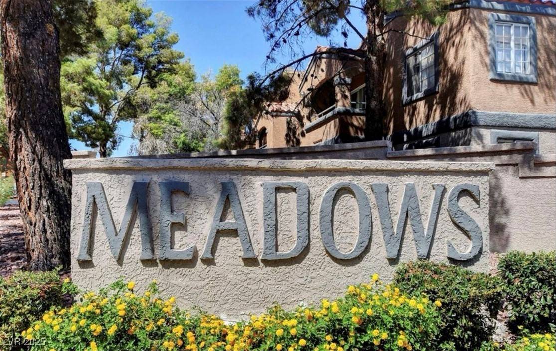 Las Vegas, NV 89107,220 Mission Newport LN #201