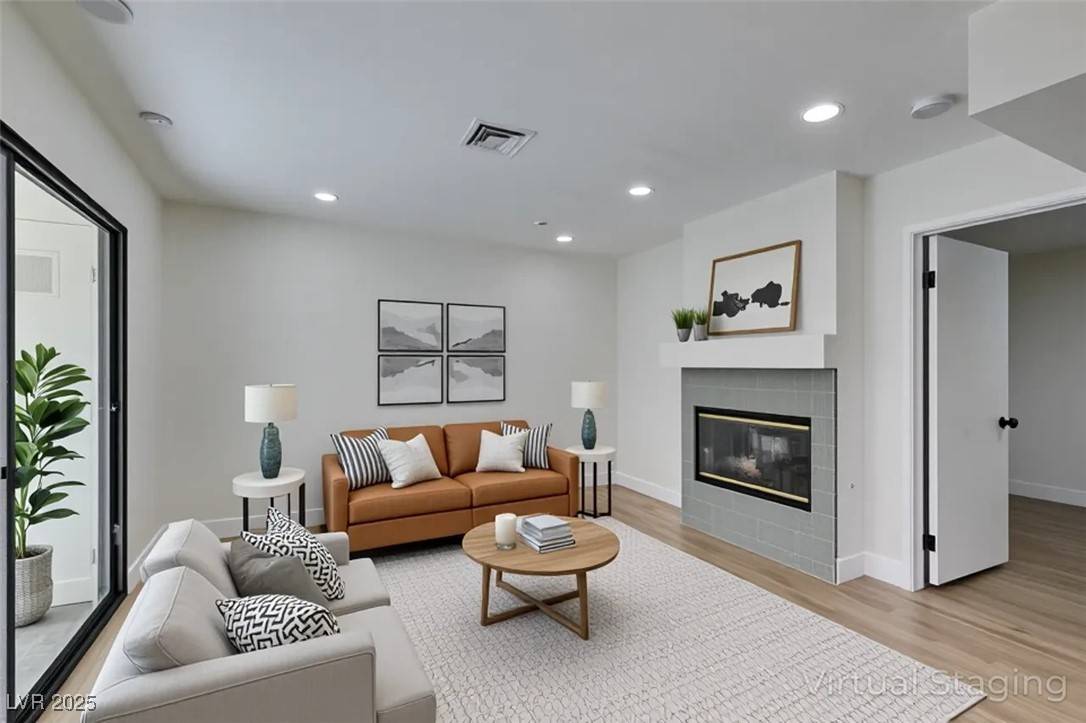 Las Vegas, NV 89103,4855 S Torrey Pines DR #102