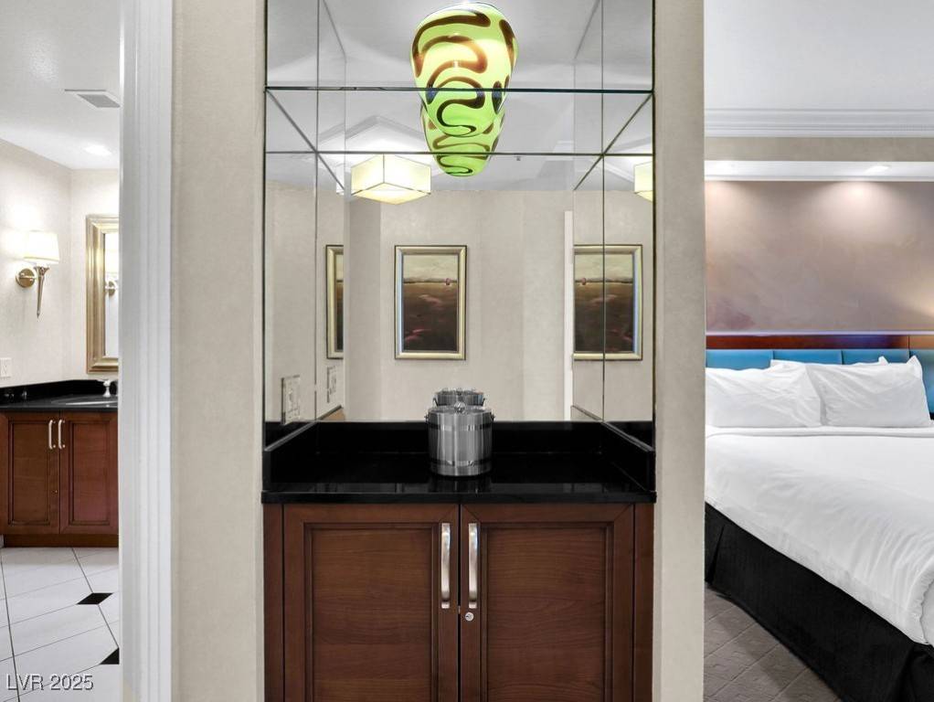 Las Vegas, NV 89109,145 E Harmon AVE #409