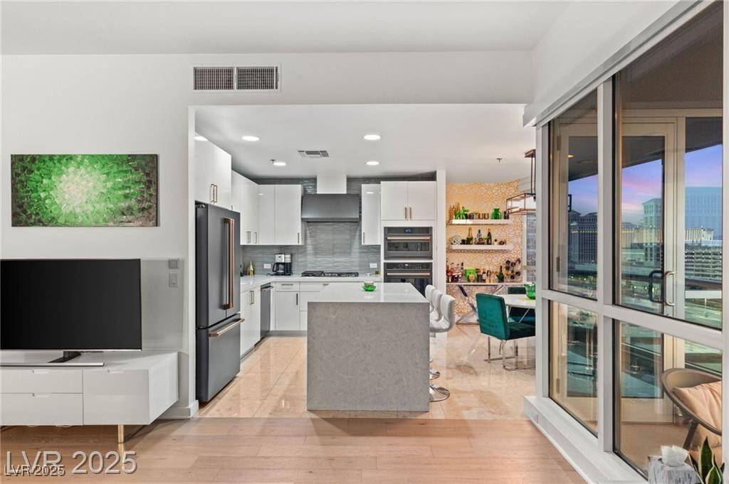 Las Vegas, NV 89103,4525 Dean Martin DR #1007