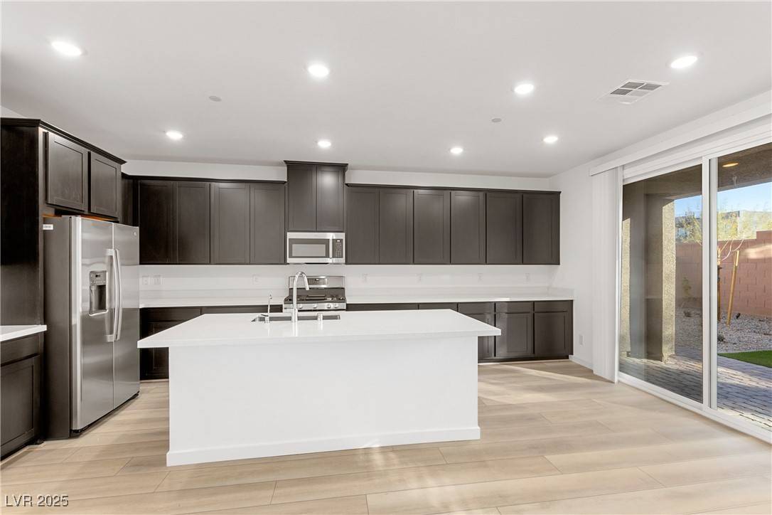 Henderson, NV 89012,200 Viento Ridge ST