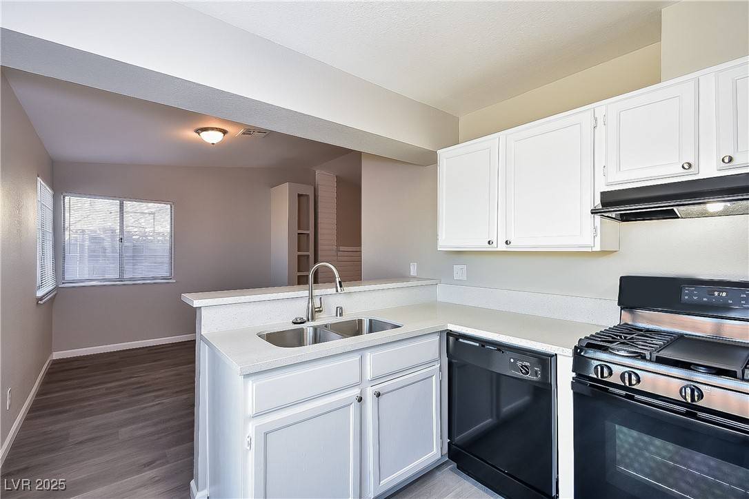 Las Vegas, NV 89156,2389 Los Feliz ST