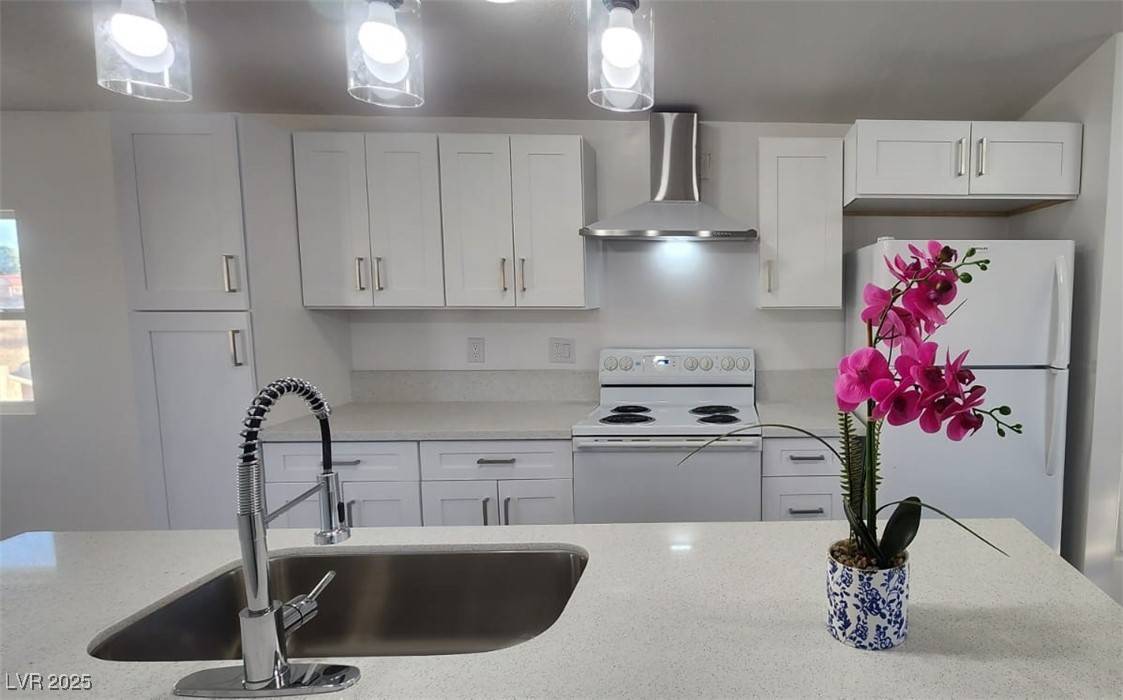 Pahrump, NV 89060,730 Shady LN