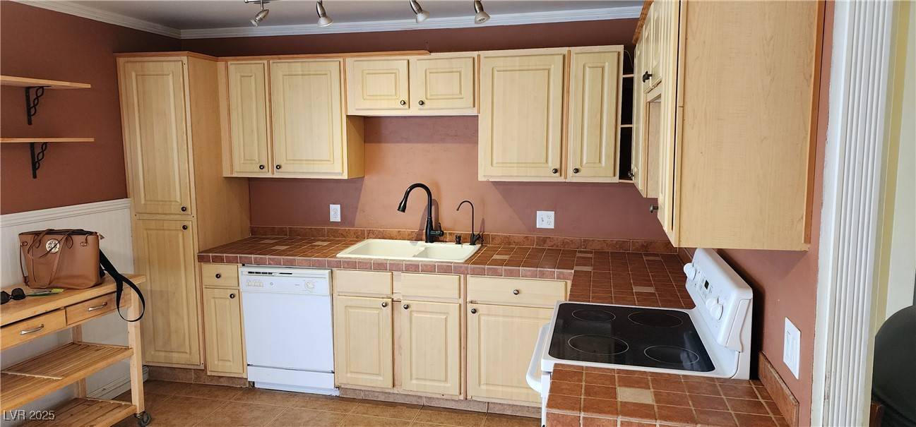 Las Vegas, NV 89108,5600 Balzar AVE