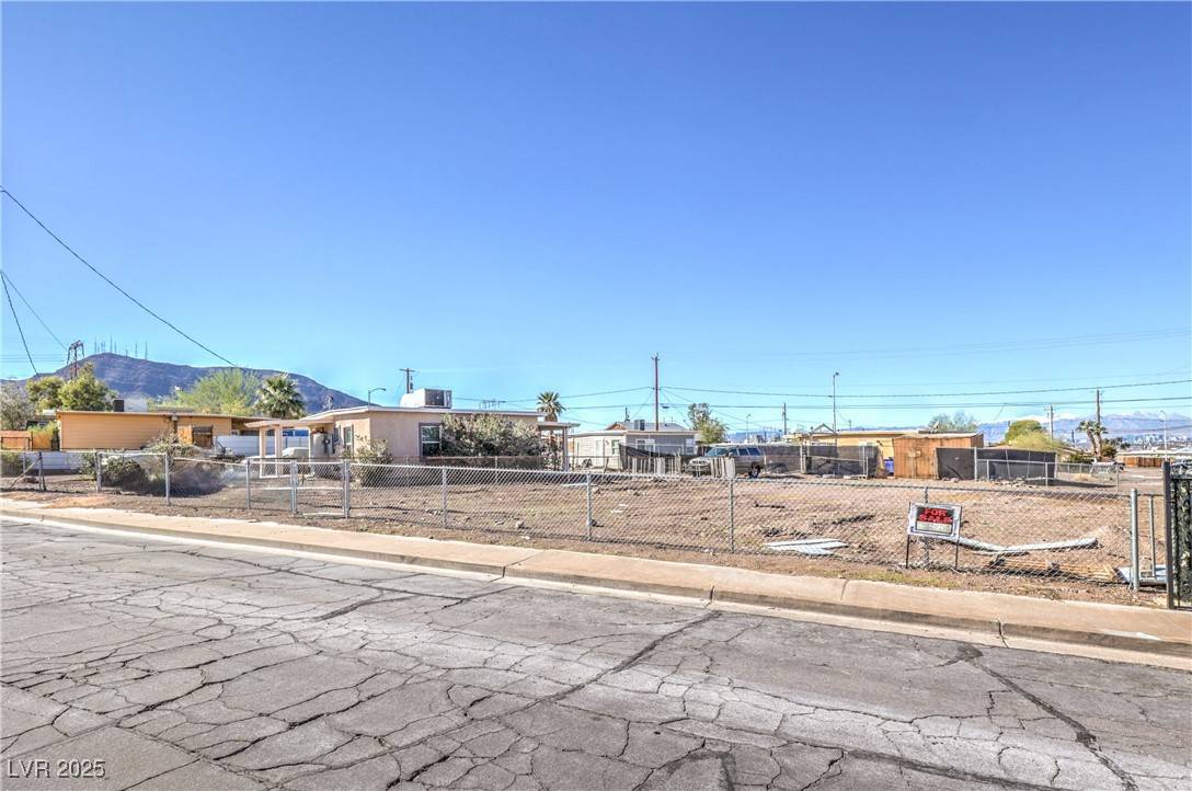 Henderson, NV 89015,227 Zinc ST