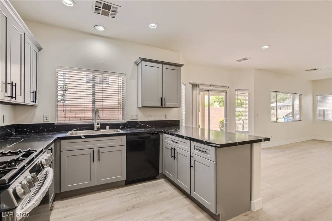 Las Vegas, NV 89129,10372 Turning Leaf AVE