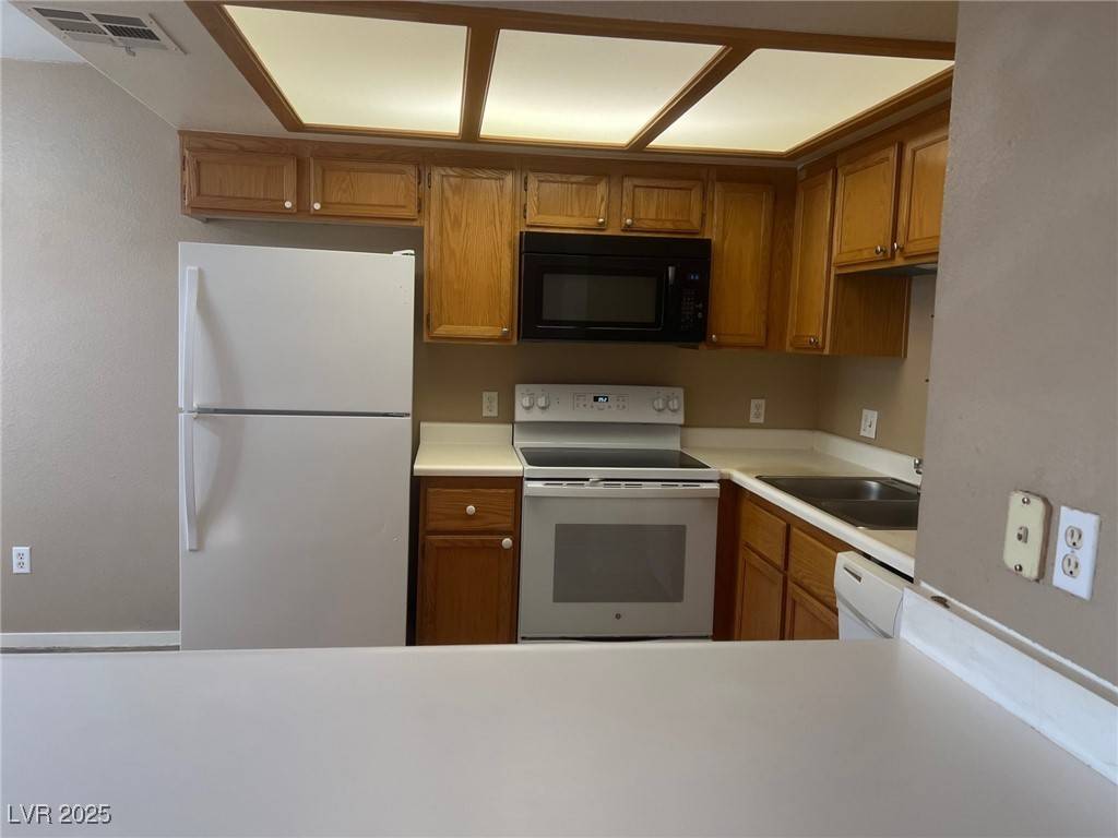 Las Vegas, NV 89117,8410 Eldora AVE #2072