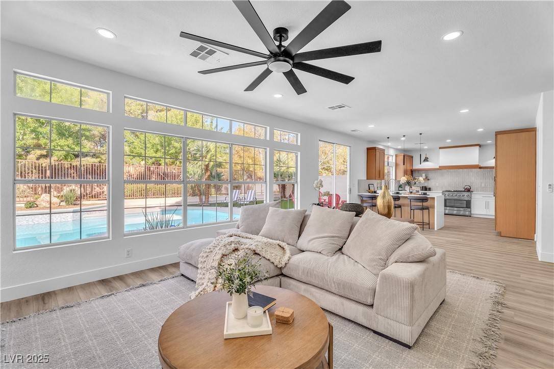 Las Vegas, NV 89117,9336 Sienna Vista DR