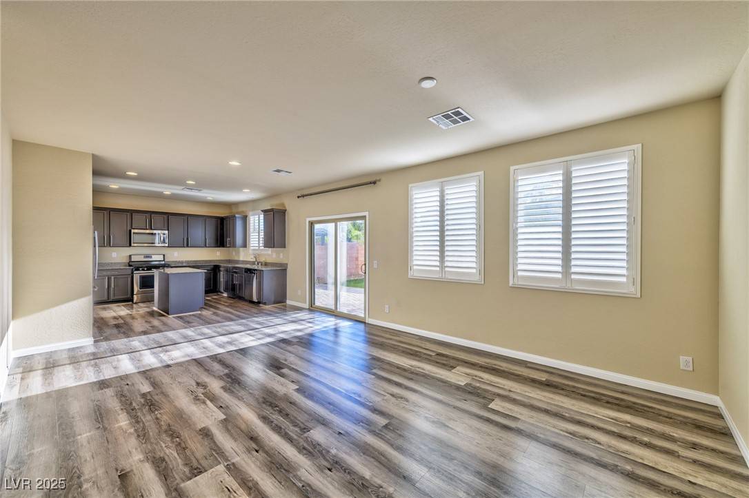 Las Vegas, NV 89148,6663 Gentle Cloud CT