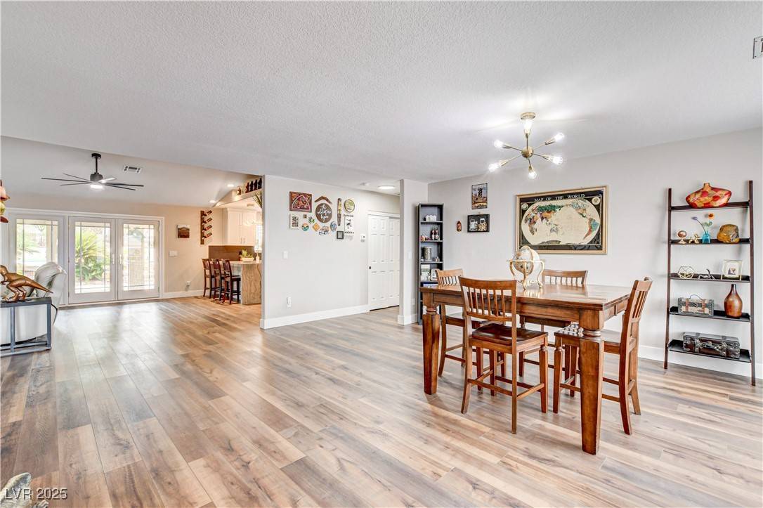 Henderson, NV 89015,301 E Longacres DR