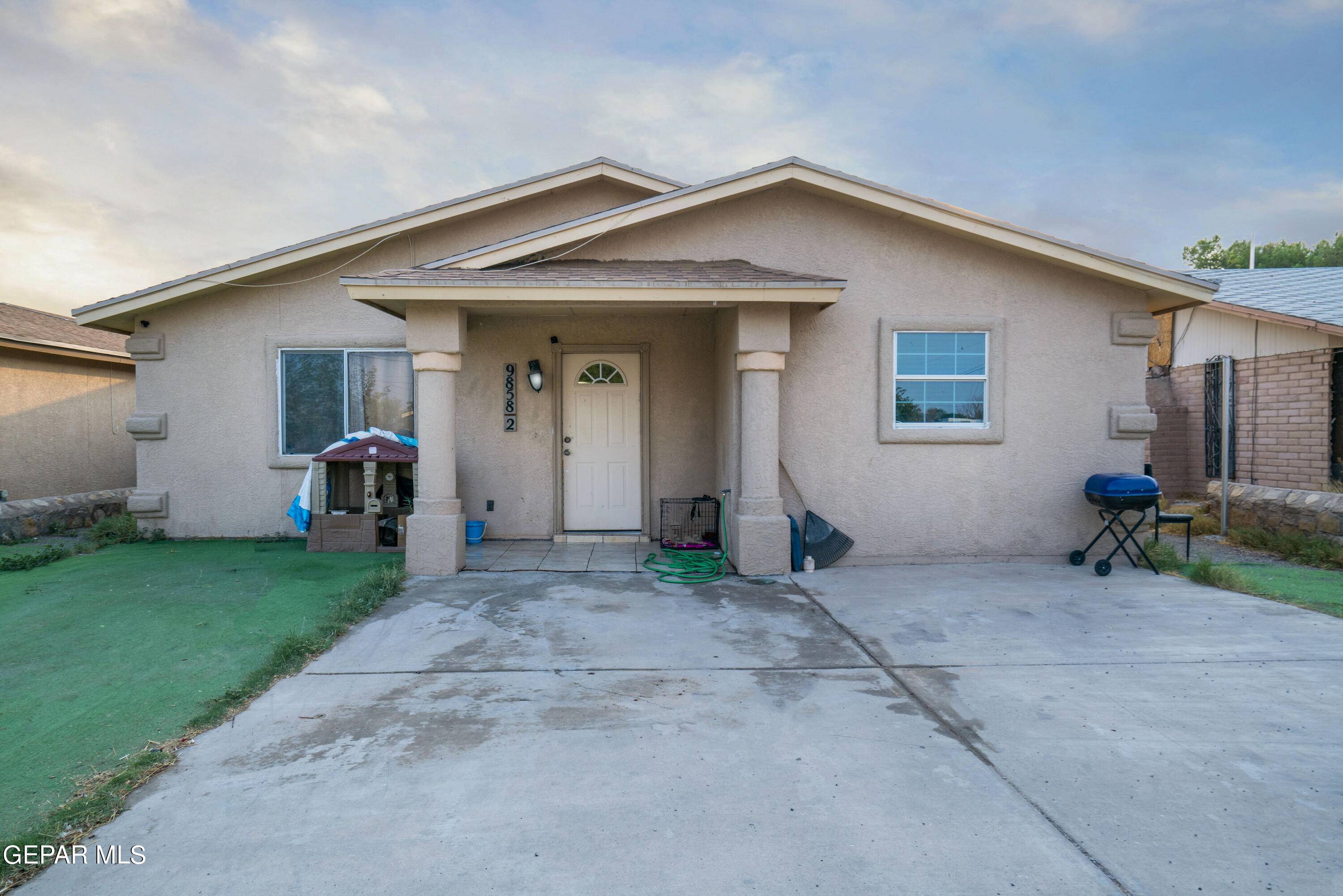 El Paso, TX 79927,9858 ISAAC DR #2