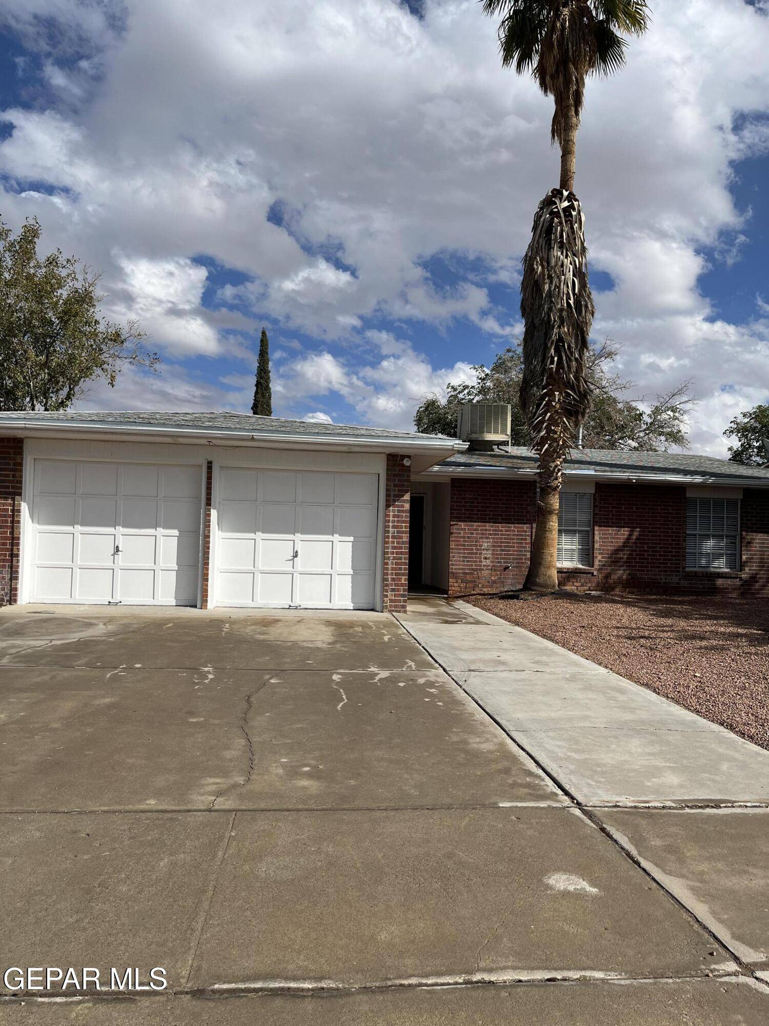 El Paso, TX 79936,1822 Jerry Abbott ST