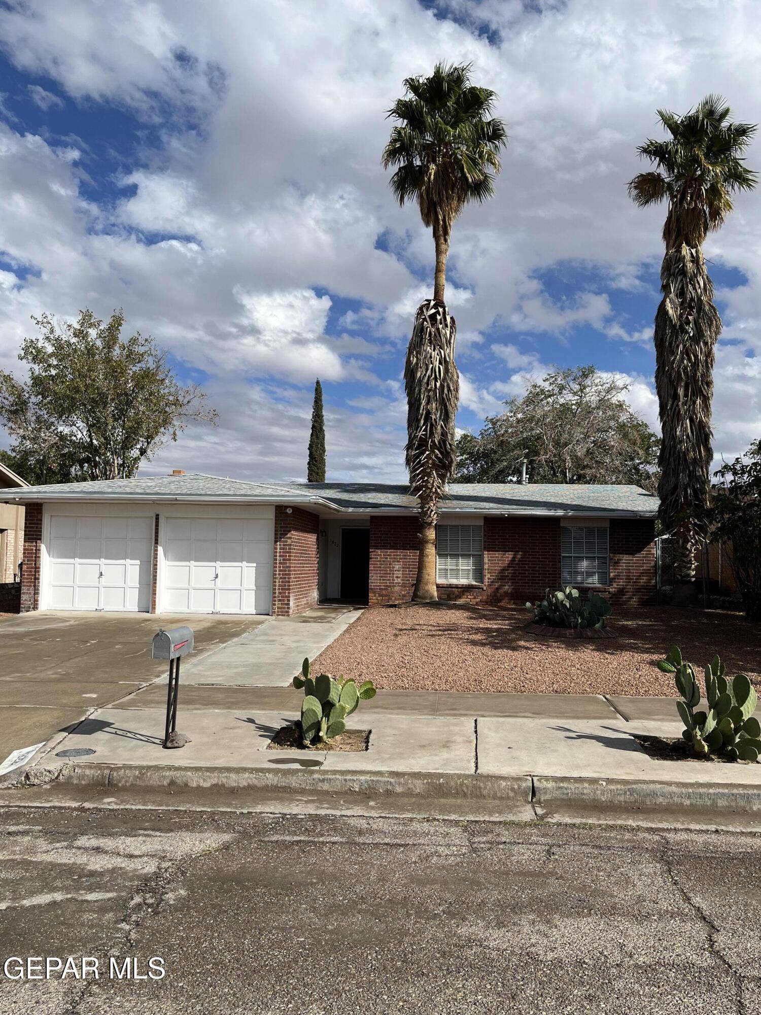 El Paso, TX 79936,1822 Jerry Abbott ST