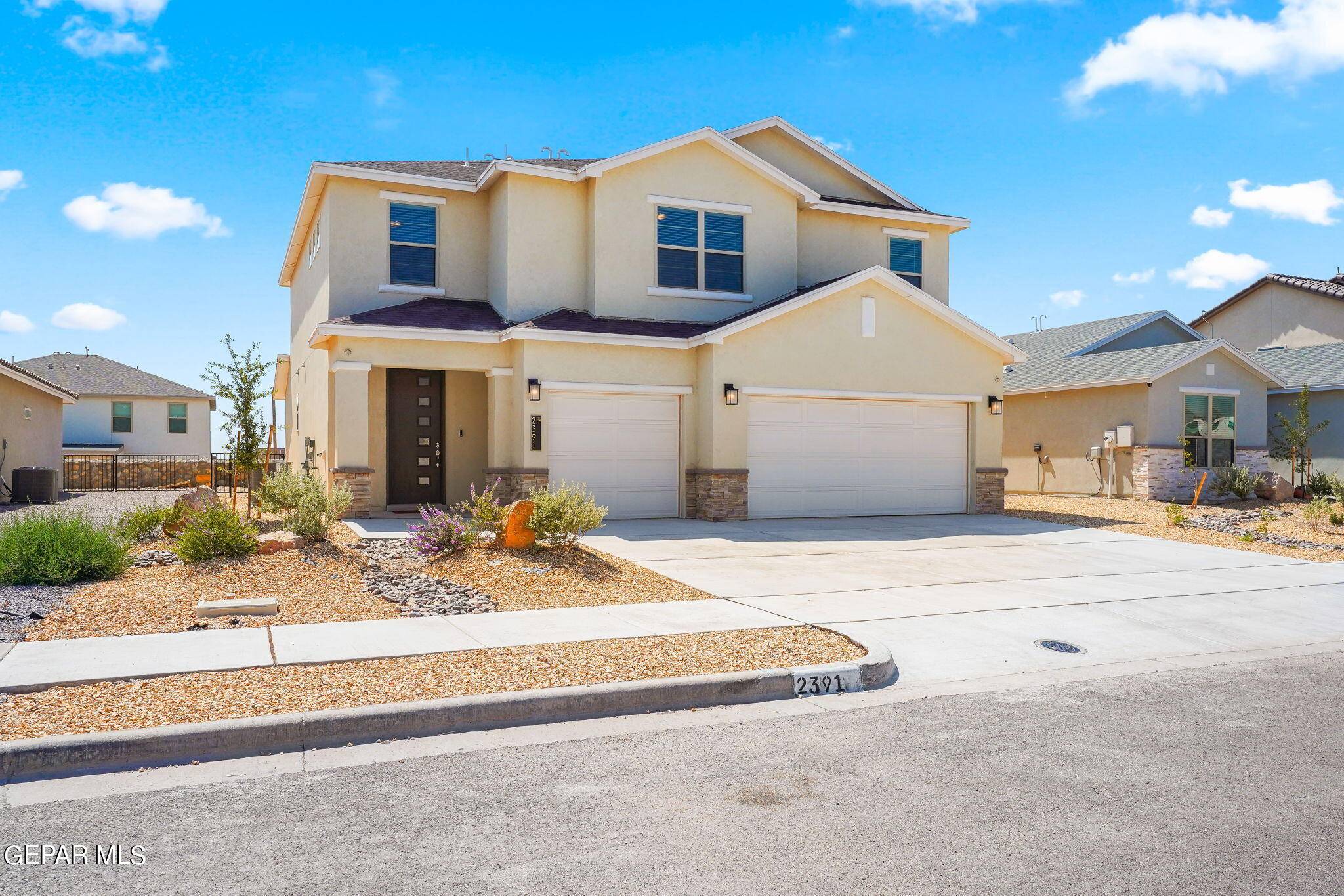 El Paso, TX 79911,2391 ENCHANTED CROWN LN