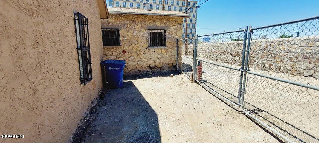 El Paso, TX 79901,1305 E SAN ANTONIO AVE E #A&B