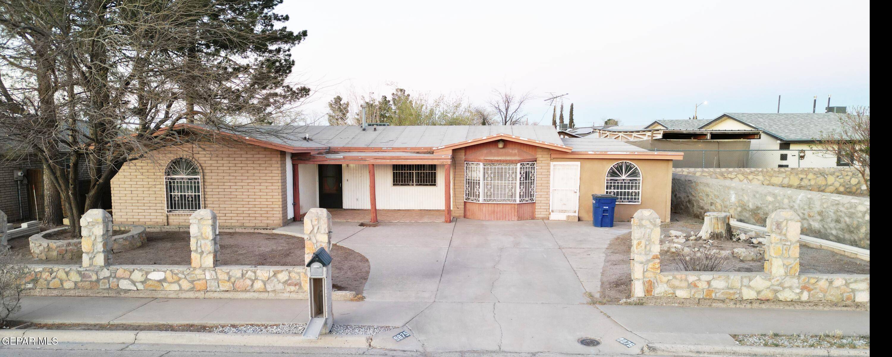 El Paso, TX 79927,9875 LILLY DR