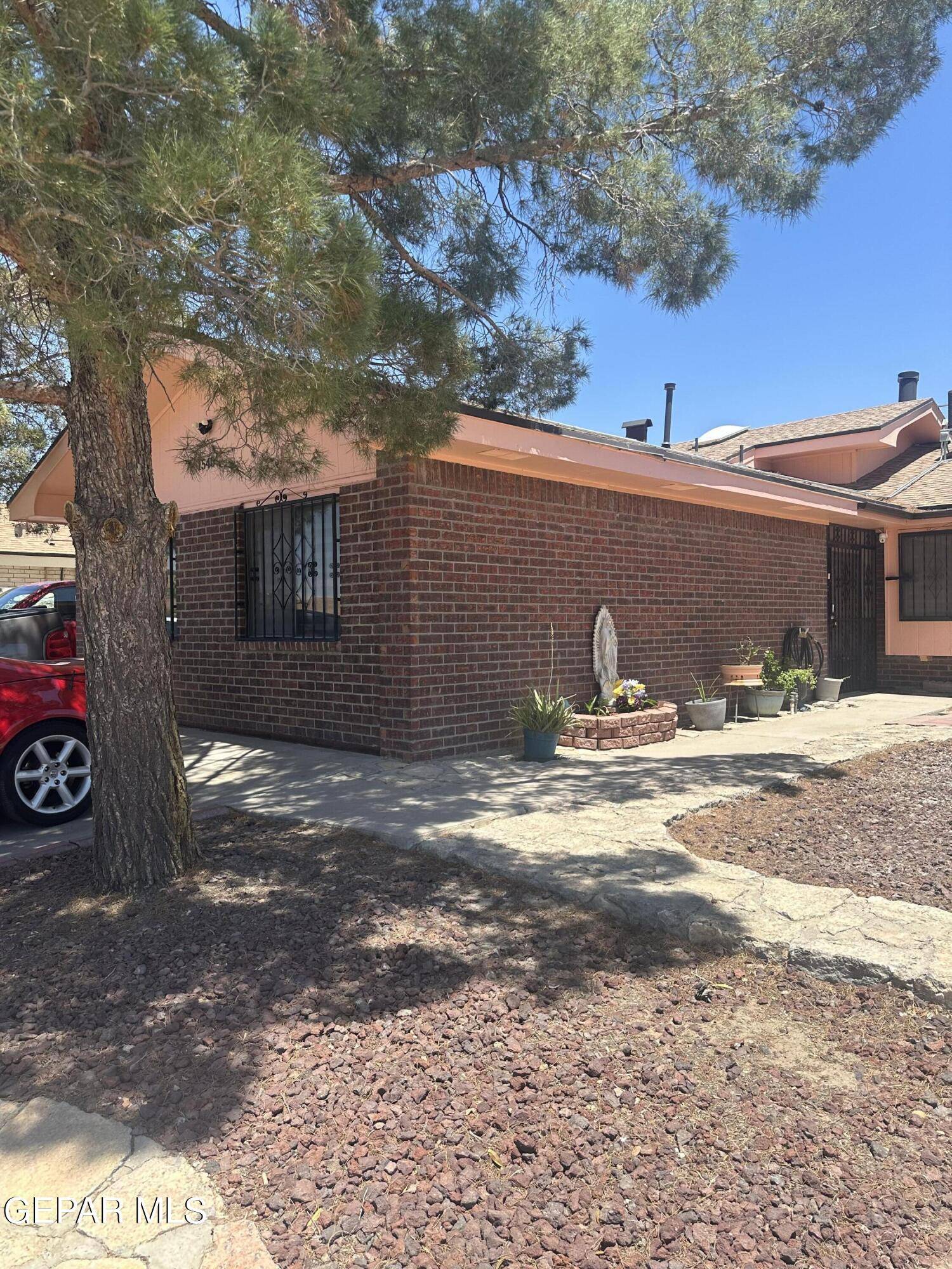 El Paso, TX 79936,1540 SIERRA DE ORO DR