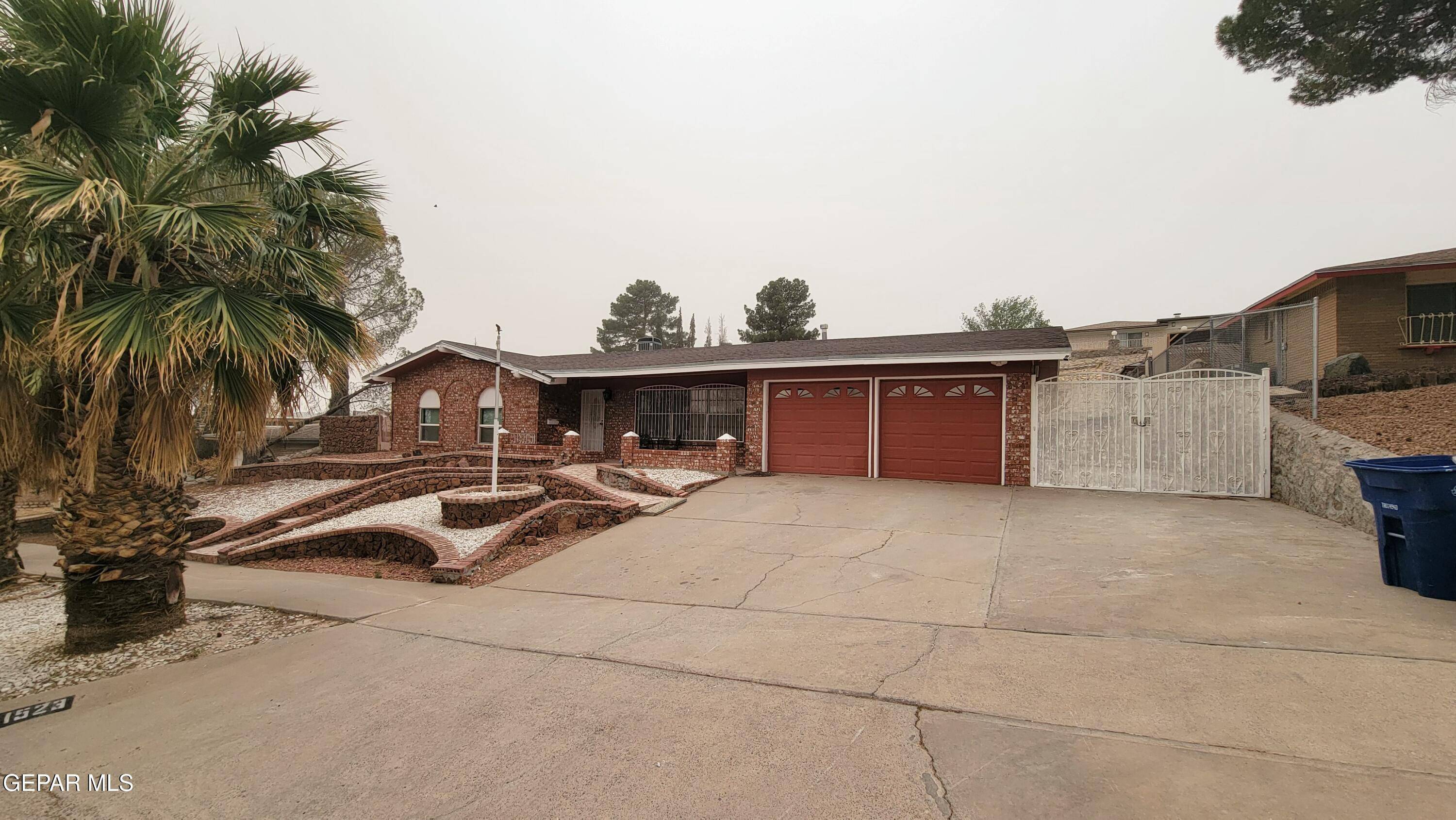 El Paso, TX 79935,1523 VISTA REAL DR