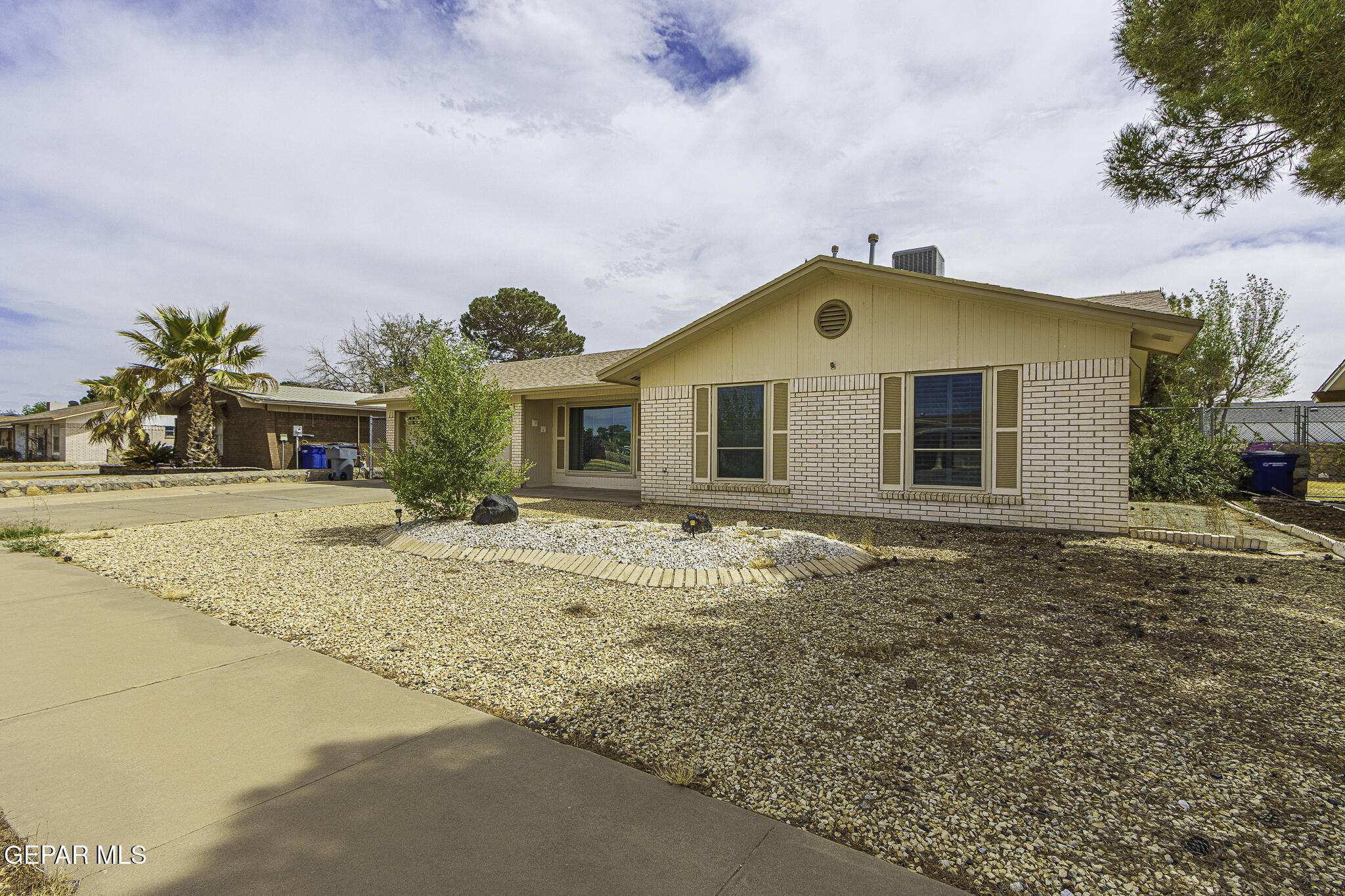 El Paso, TX 79936,11016 Bob Stone DR