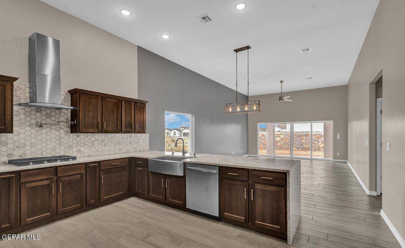 El Paso, TX 79938,15320 Resolve PL