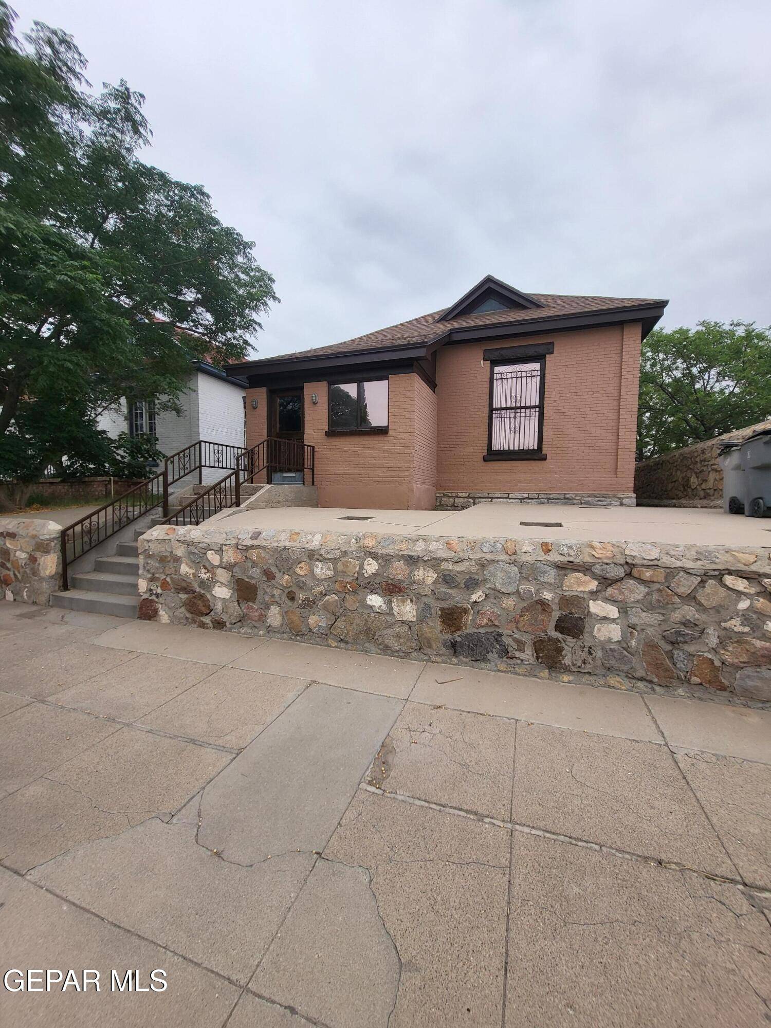 El Paso, TX 79902,1406 WYOMING AVE