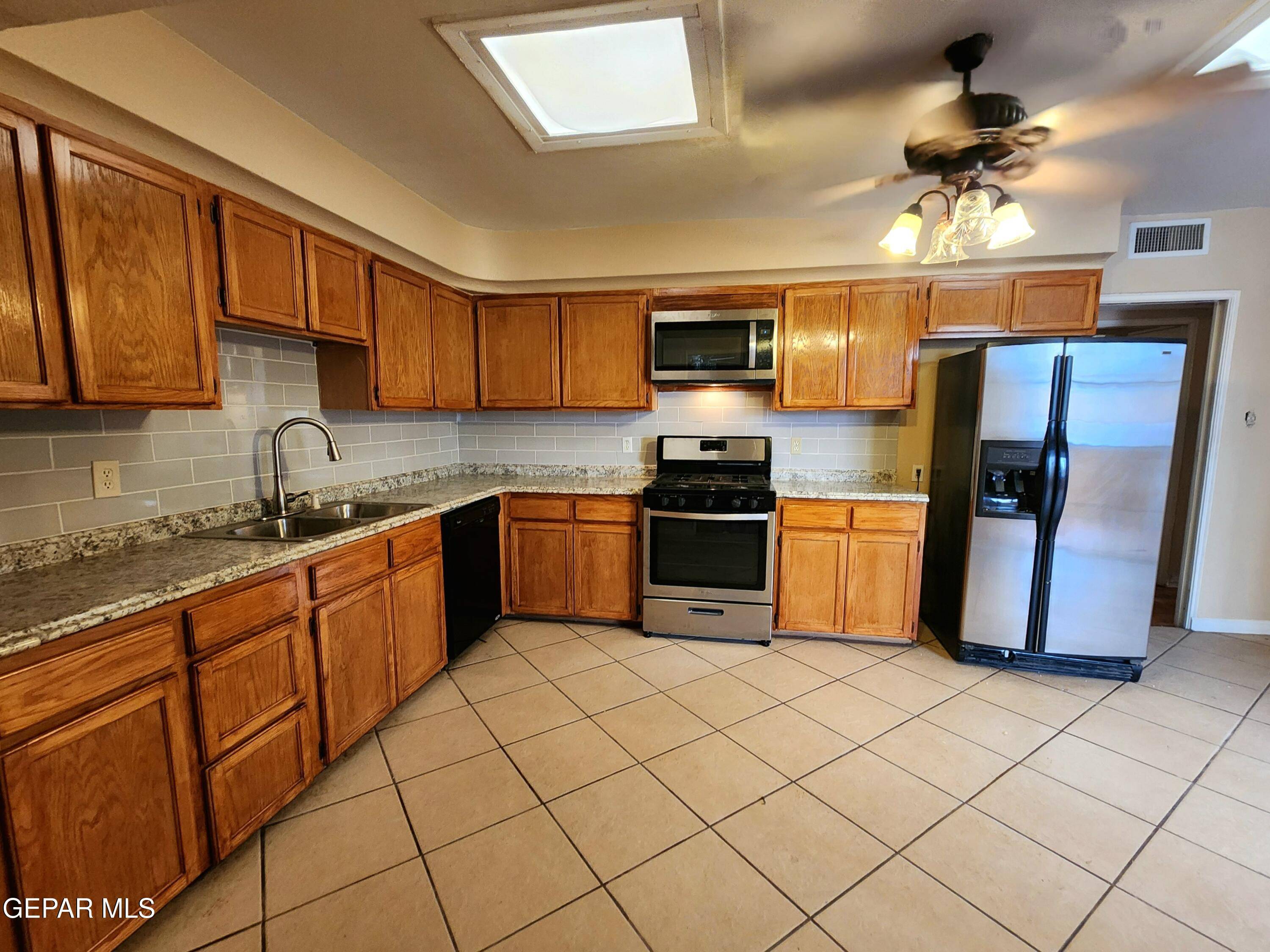 El Paso, TX 79930,3431 Aurora AVE #1