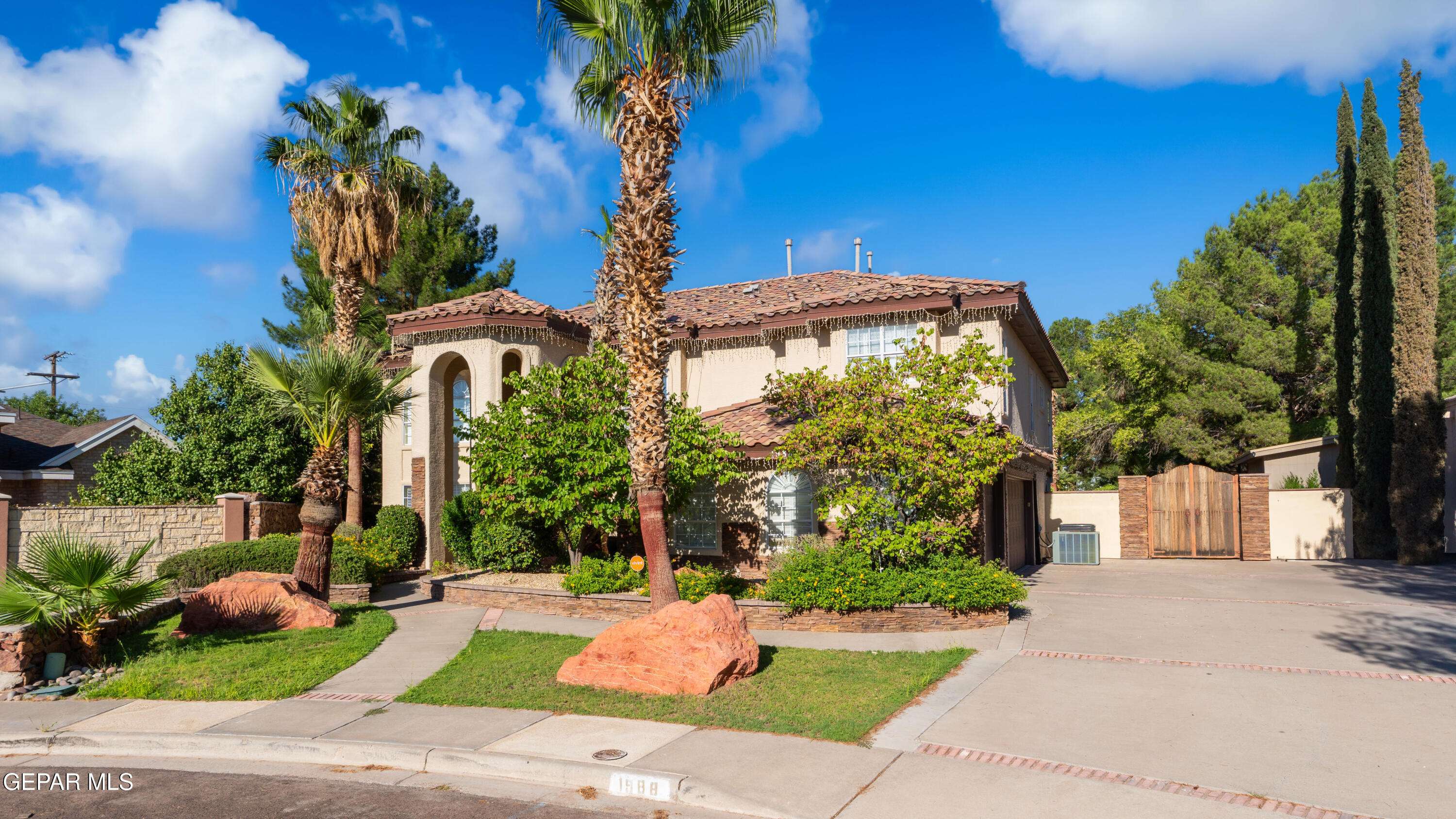 El Paso, TX 79936,1988 Paseo Colina