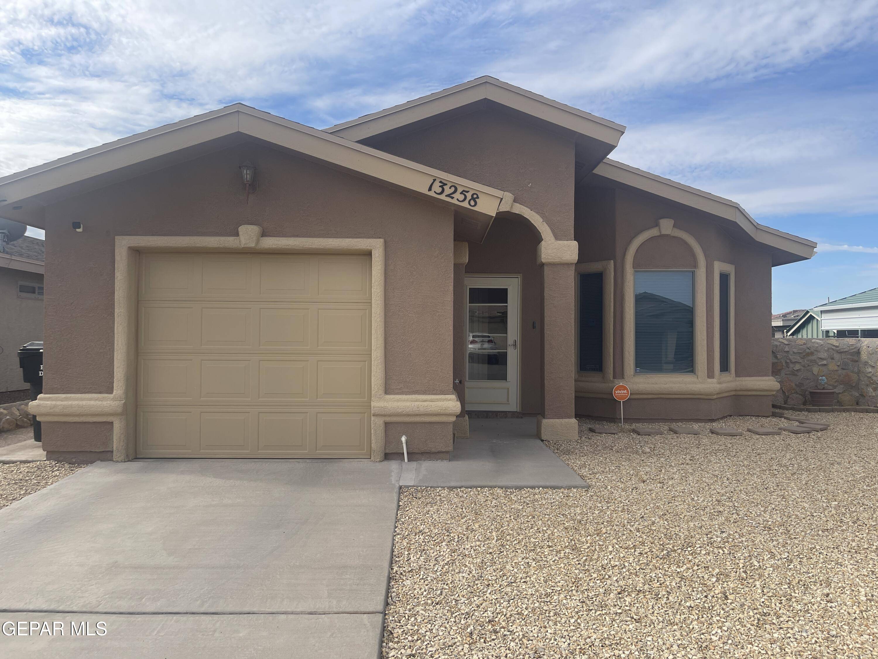 Horizon City, TX 79928,13258 KESTREL AVE