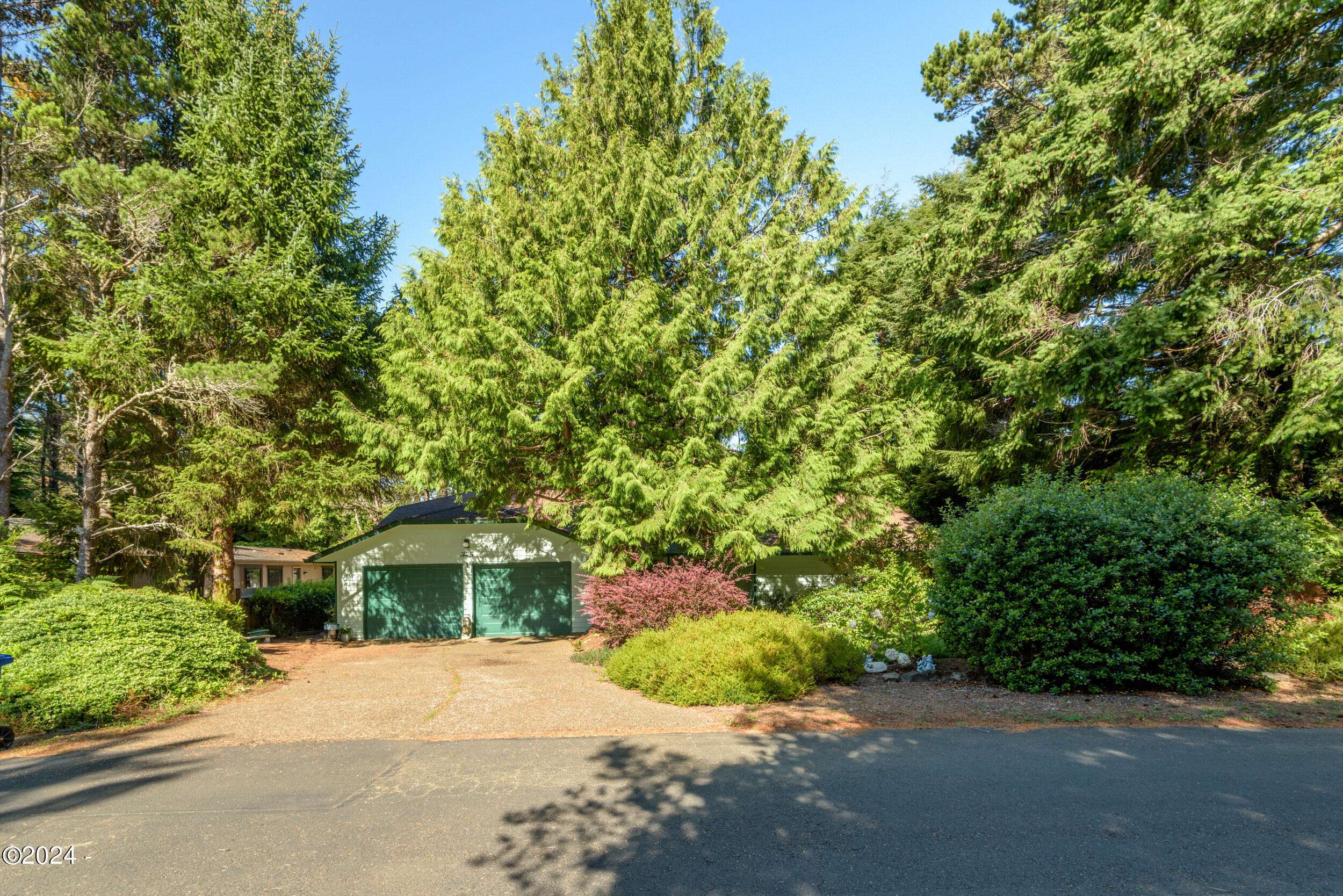 Lincoln City, OR 97367,325 Seagrove Loop