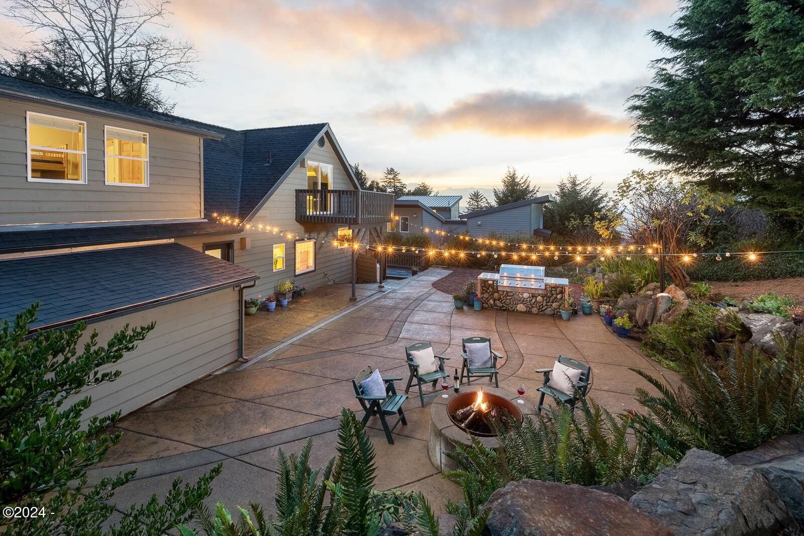 Otter Rock, OR 97369,124 Sea Crest DR