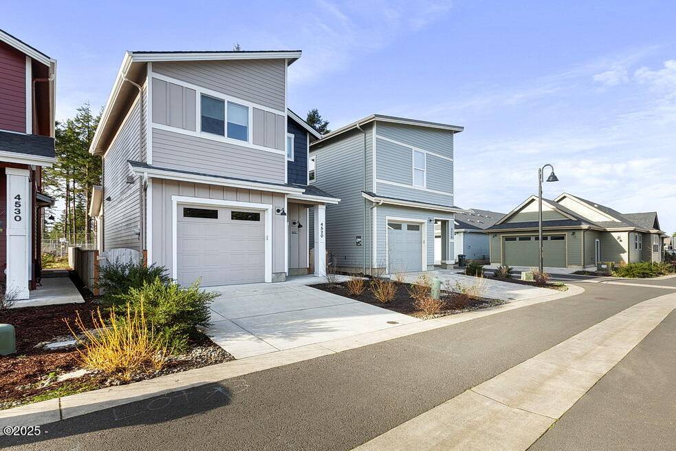 South Beach, OR 97366,4520 SE Fleming ST