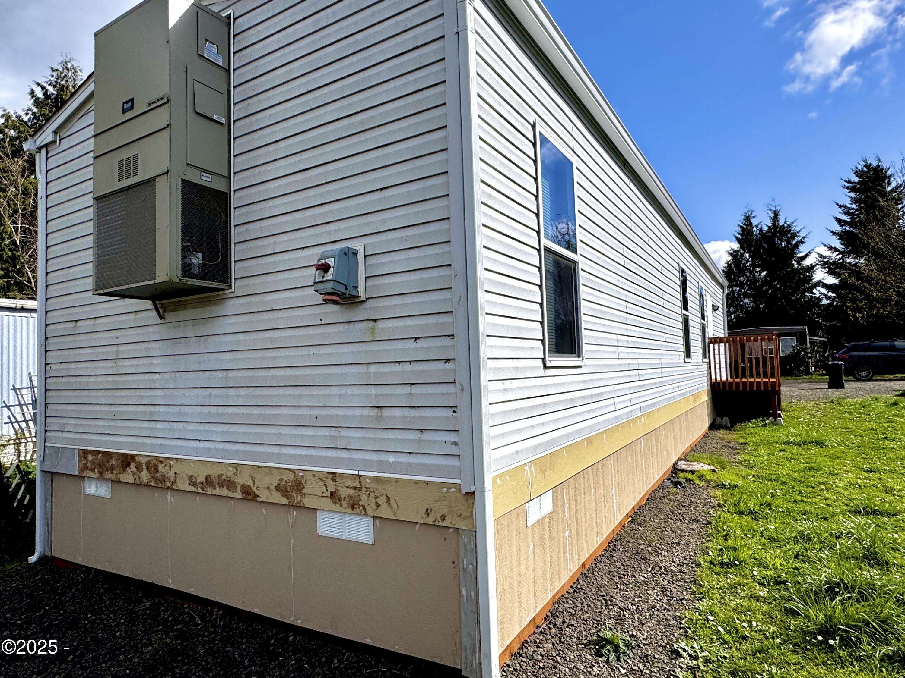 Siletz, OR 97380,724 SW Ferry AVE #11