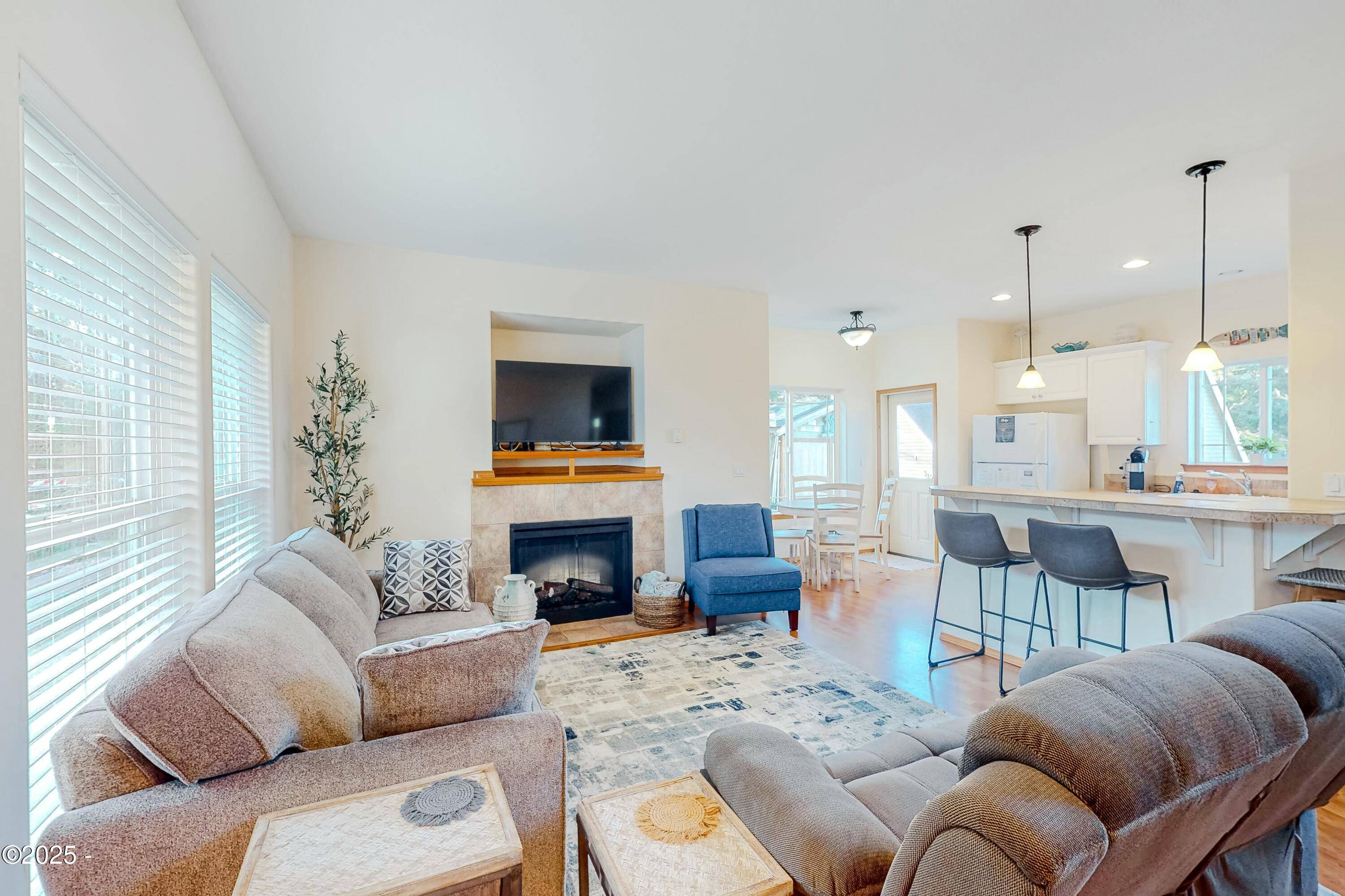 Rockaway Beach, OR 97136,123 S Ocean ST