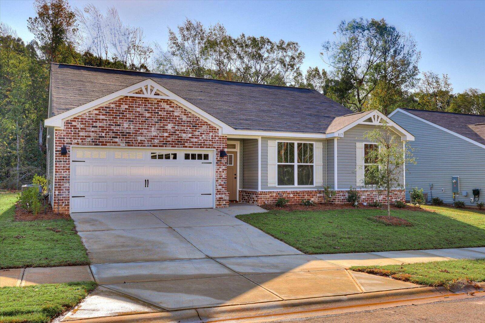 North Augusta, SC 29860,815 SNOW BUNTING CT