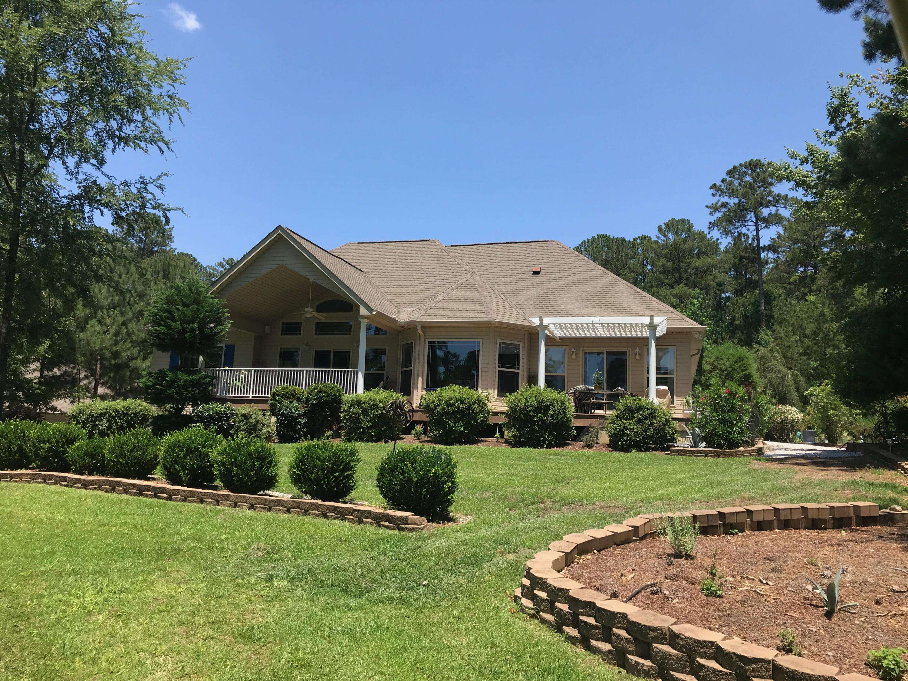 Mccormick, SC 29835,218 Monroe LN
