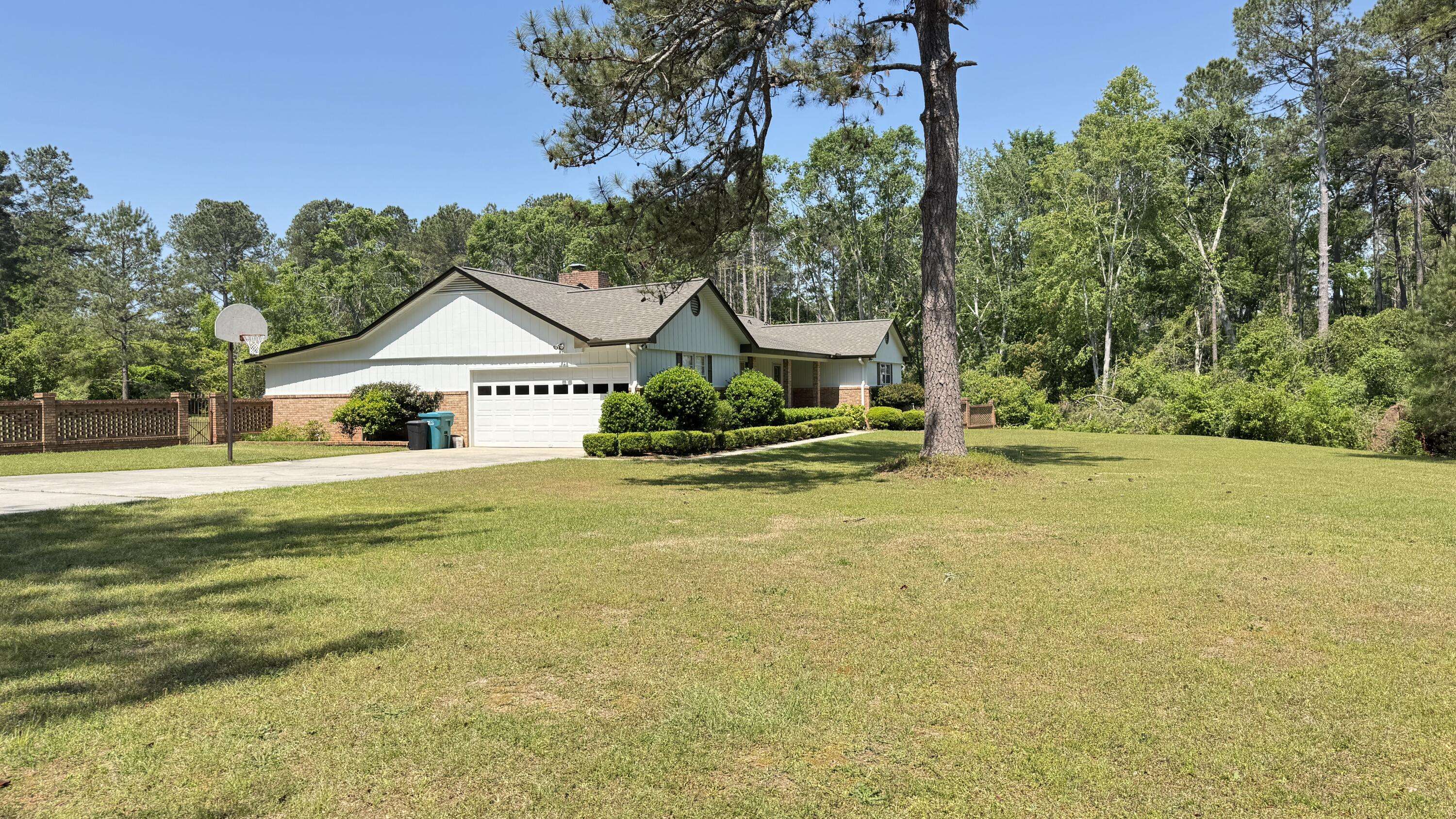 North Augusta, SC 29860,568 W FIVE NOTCH RD