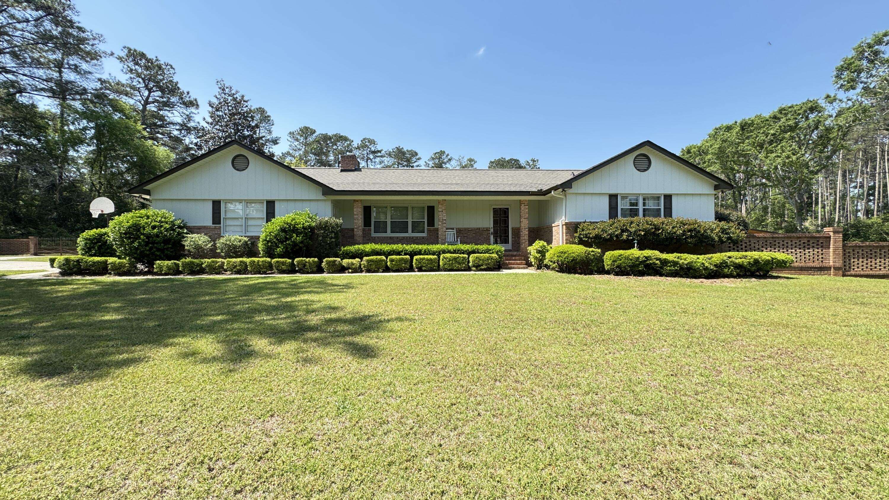 North Augusta, SC 29860,568 W FIVE NOTCH RD