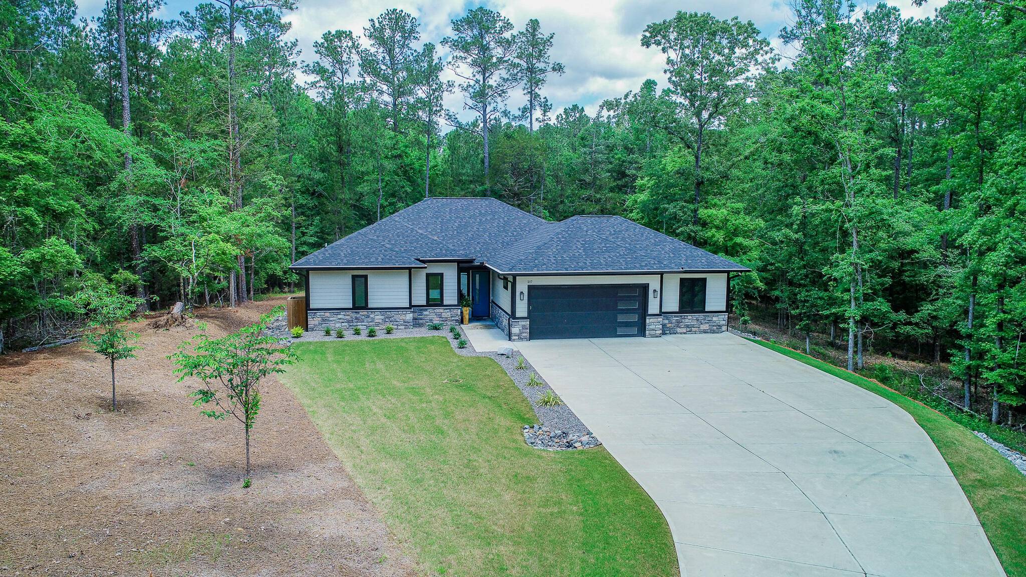 Mccormick, SC 29835,217 COVE POINT LANE LN