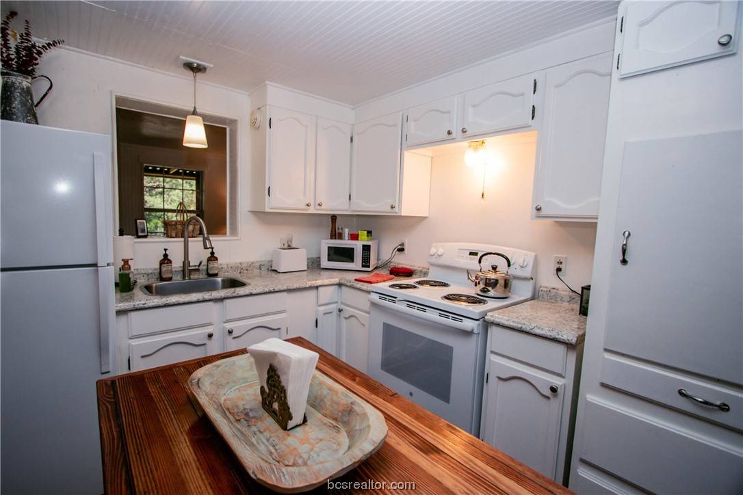 Somerville, TX 77879,505 Gaywood LN