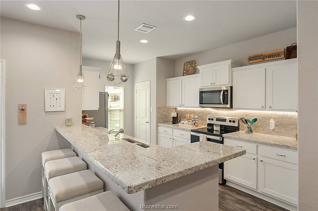 College Station, TX 77845,505 Hayes LN