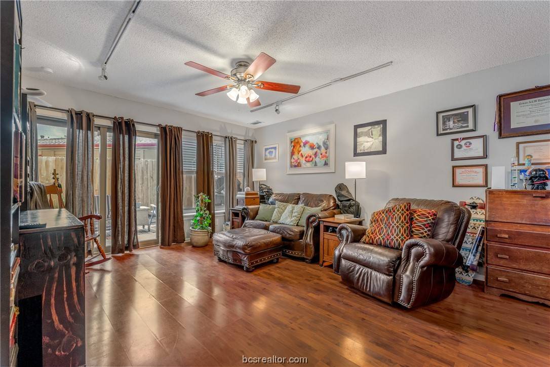 Bryan, TX 77802,4345 Carter Creek Pkwy #4