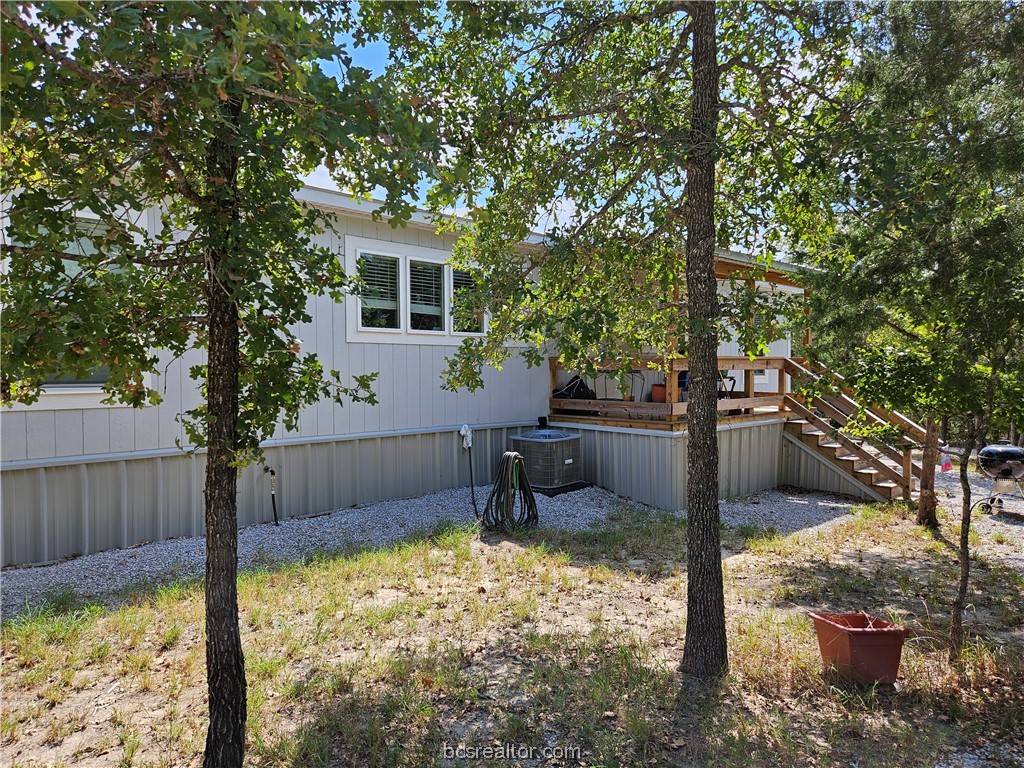 Somerville, TX 77879,120 Cowboys DR