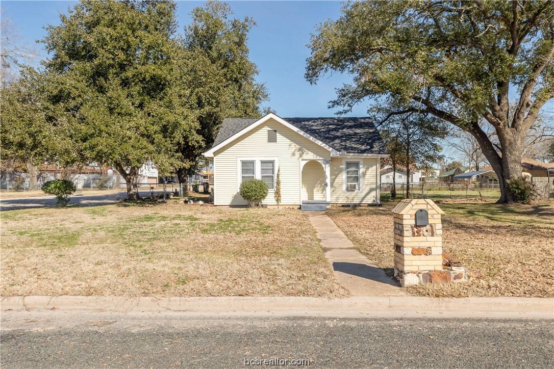 Hearne, TX 77859,1301 Cedar ST