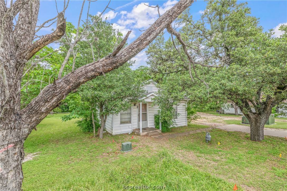 Bryan, TX 77802,2807 & 2809 E Villa Maria RD