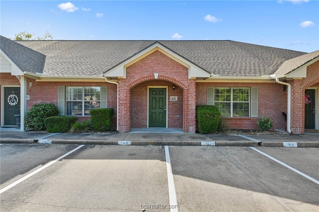 College Station, TX 77845,1702 Deacon #102