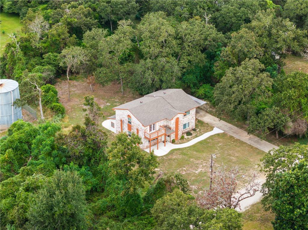 Normangee, TX 77871,8 Hickory
