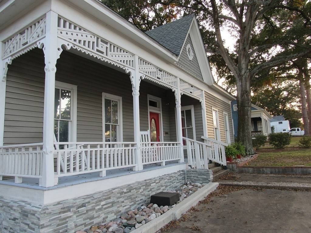 Brenham, TX 77833,805 Main